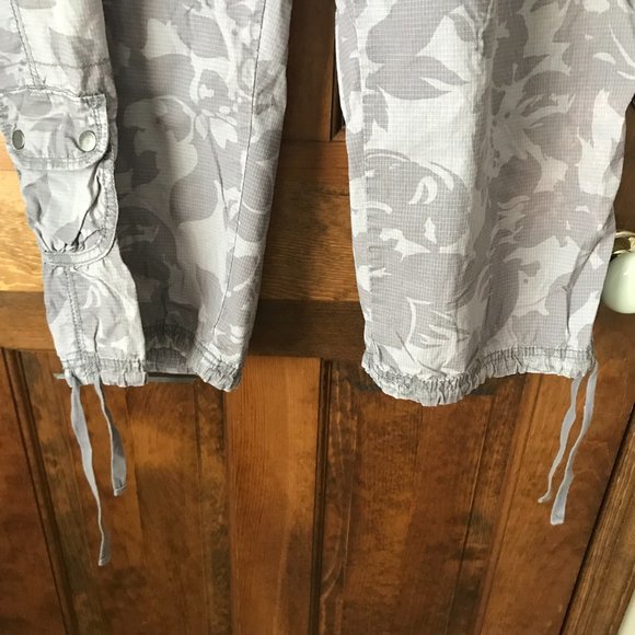 Calvin Klein Jeans Gray Camo Cropped Pants w/Drawstring Waist/Legs Size 20W - Picture 9 of 16
